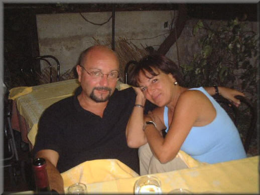 Imma e Antonio a Gubbio in una calda sera d'estate 2001